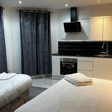 Oyo The Pleasant House Hotel Manchester Bagian luar foto