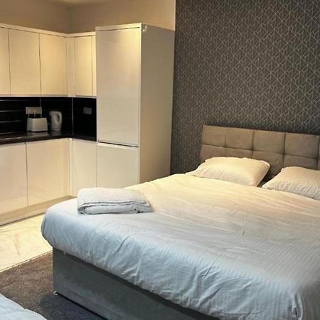 Oyo The Pleasant House Hotel Manchester Bagian luar foto