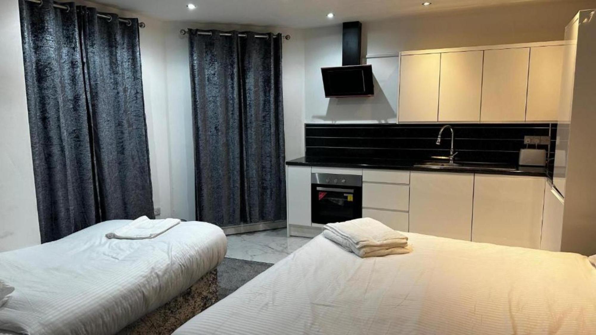 Oyo The Pleasant House Hotel Manchester Bagian luar foto