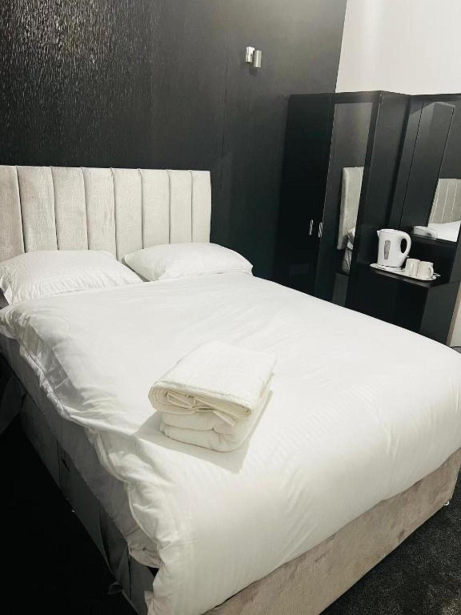 Oyo The Pleasant House Hotel Manchester Bagian luar foto