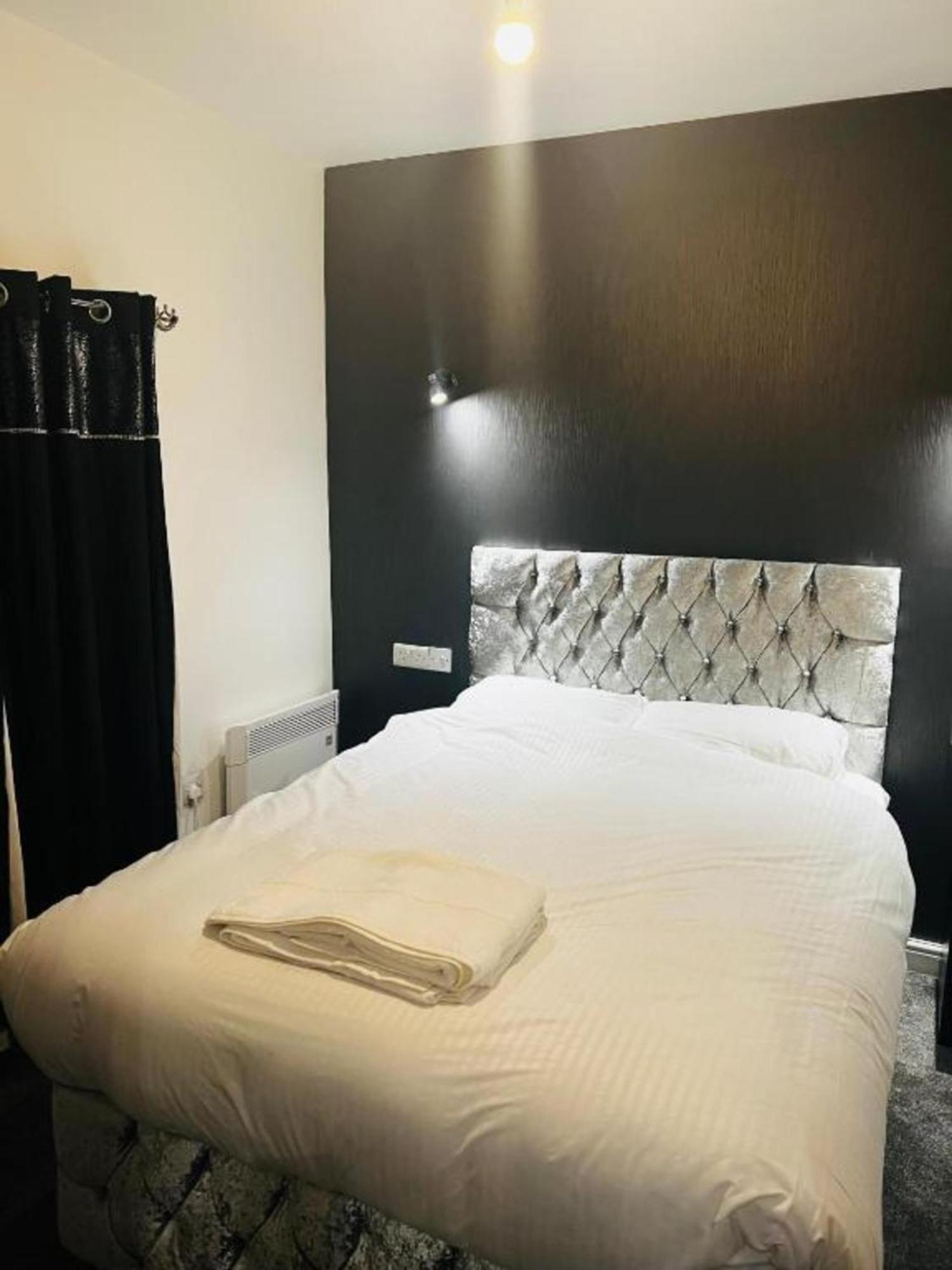 Oyo The Pleasant House Hotel Manchester Bagian luar foto