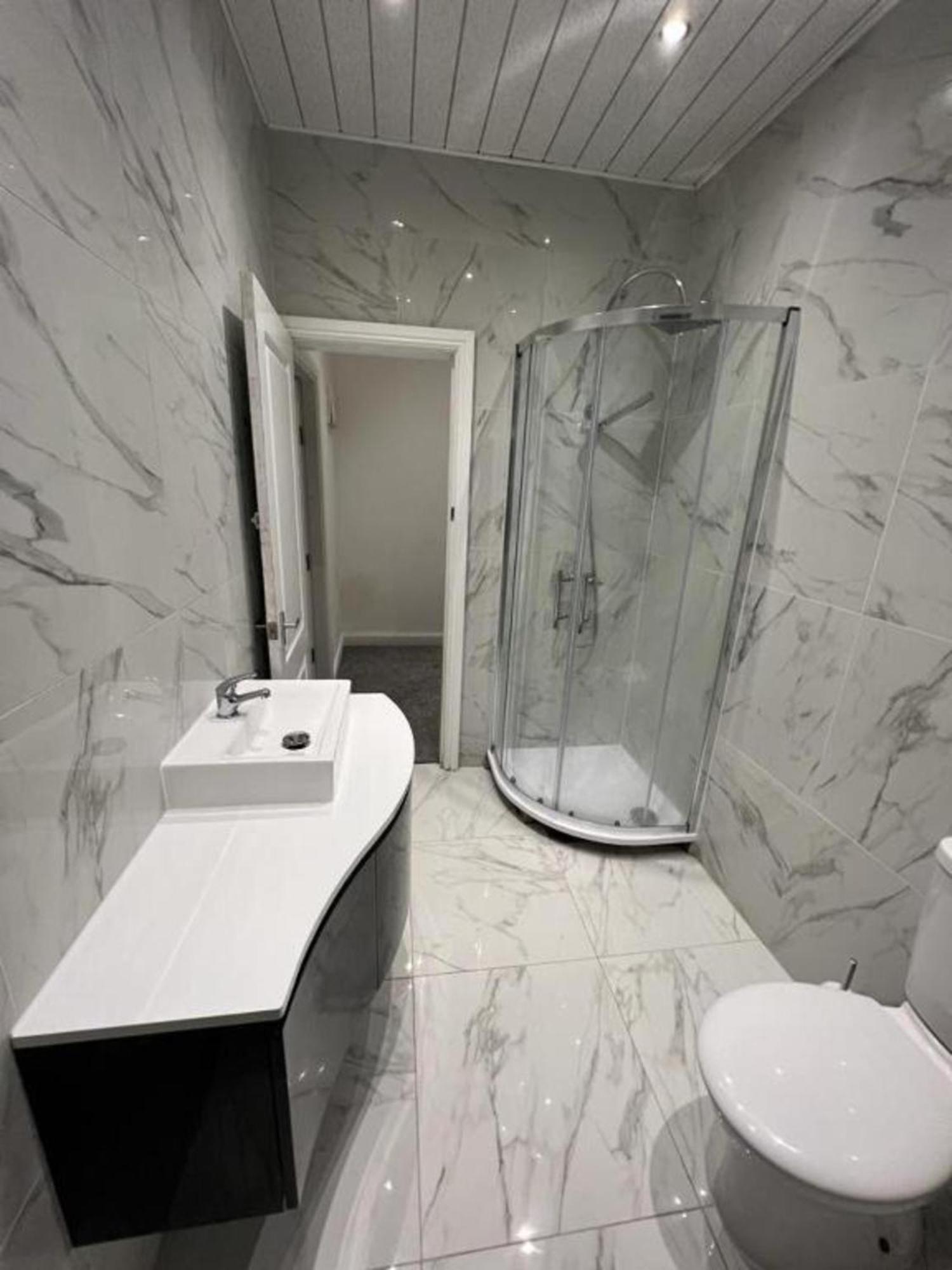 Oyo The Pleasant House Hotel Manchester Bagian luar foto