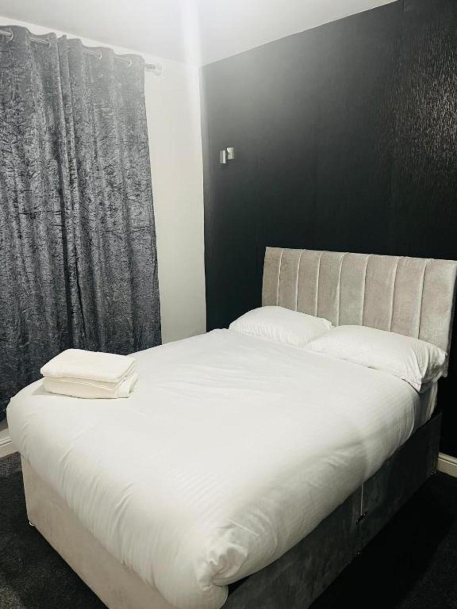 Oyo The Pleasant House Hotel Manchester Bagian luar foto