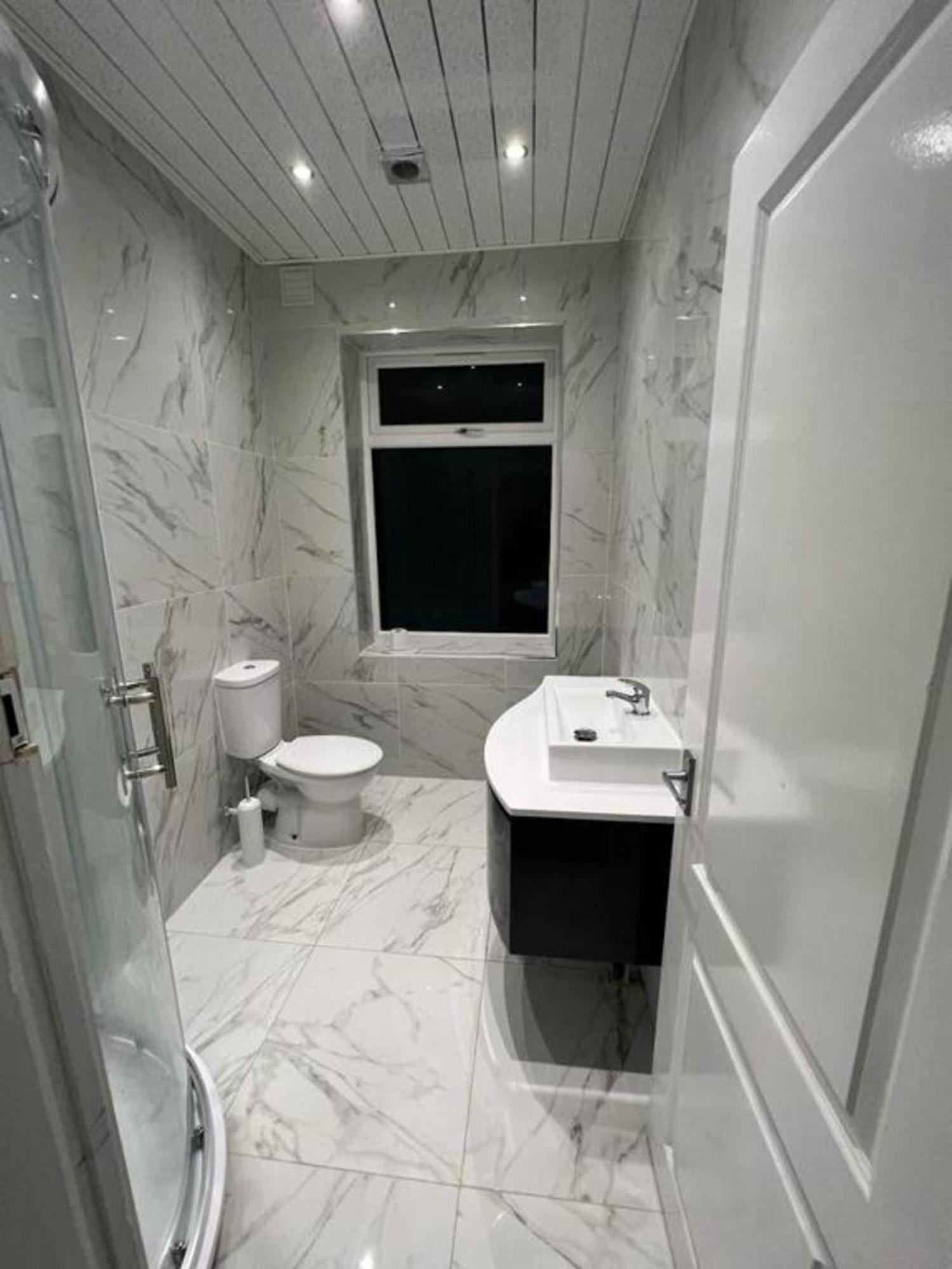 Oyo The Pleasant House Hotel Manchester Bagian luar foto